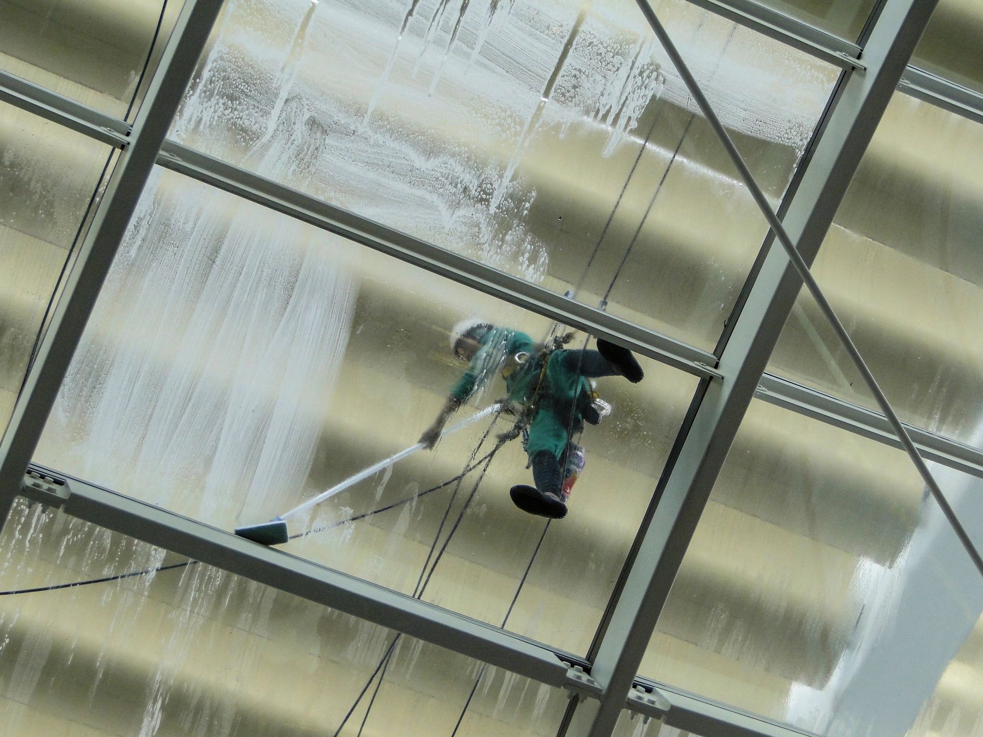Roof tile cleaning pressure wash