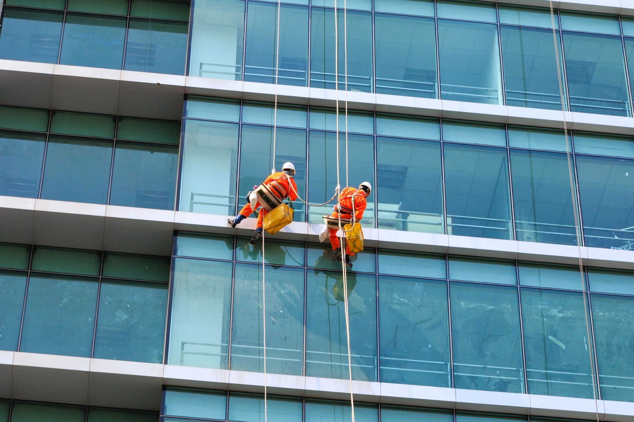 Window cleaning high rise